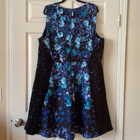 ROZ and ALI dress - midi - floral w/black lace - Plus Sized - Picture 5 of 11